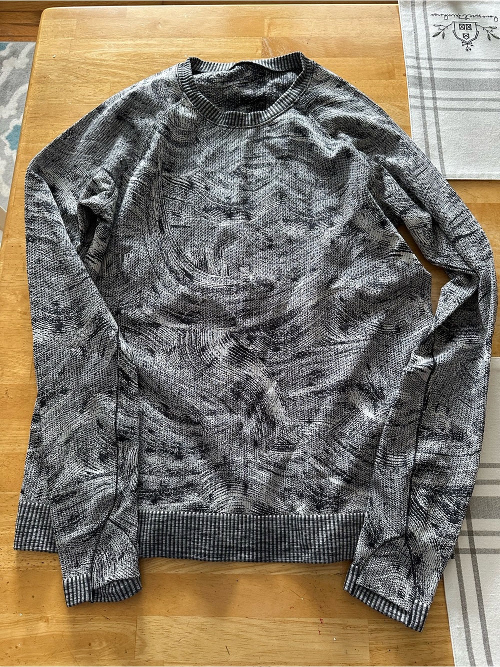 Lululemon rest less sweater medium